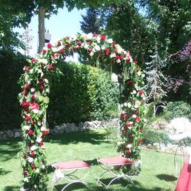 Flores Gares arco con rosas y anthurium