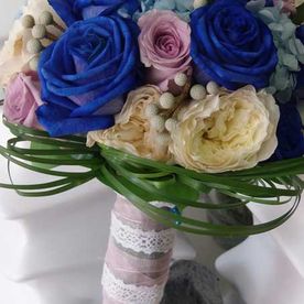 Flores Gares ramo rosas azules hortensias rosas de jardín